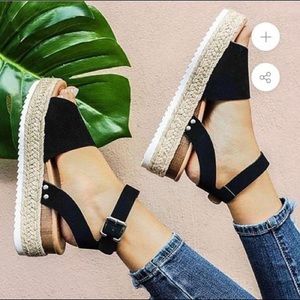 Super cute platform sandal